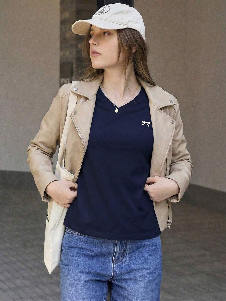 granatowa bluzka v-neck wzór print