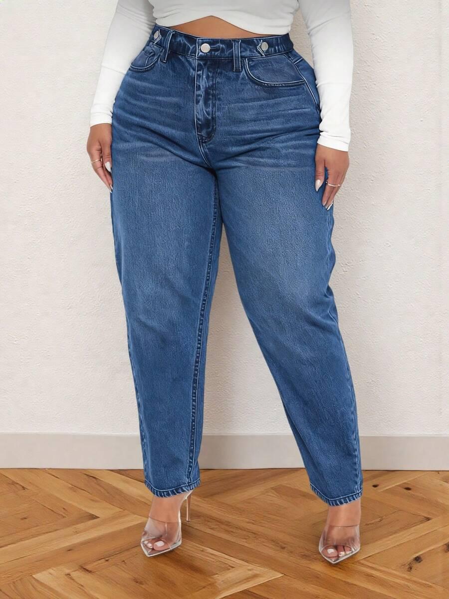 niebieskie spodnie jeans
