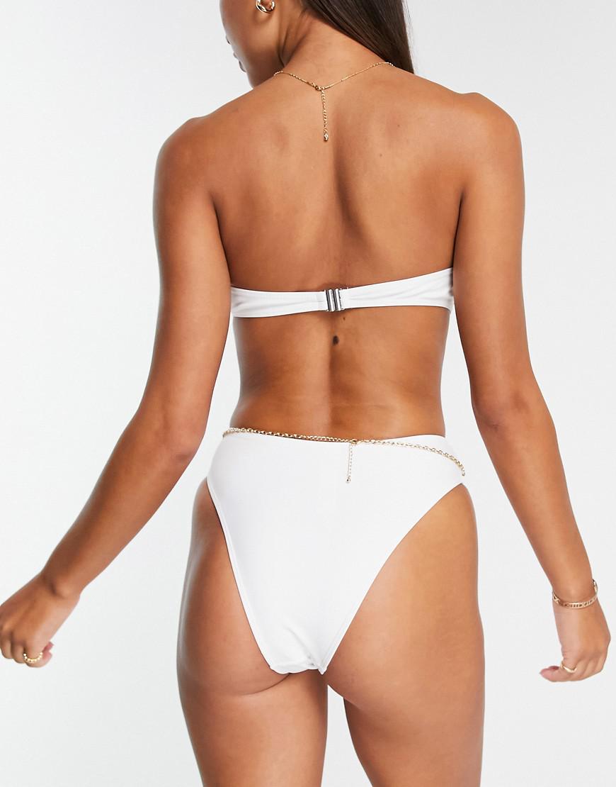 biały dół od bikini 