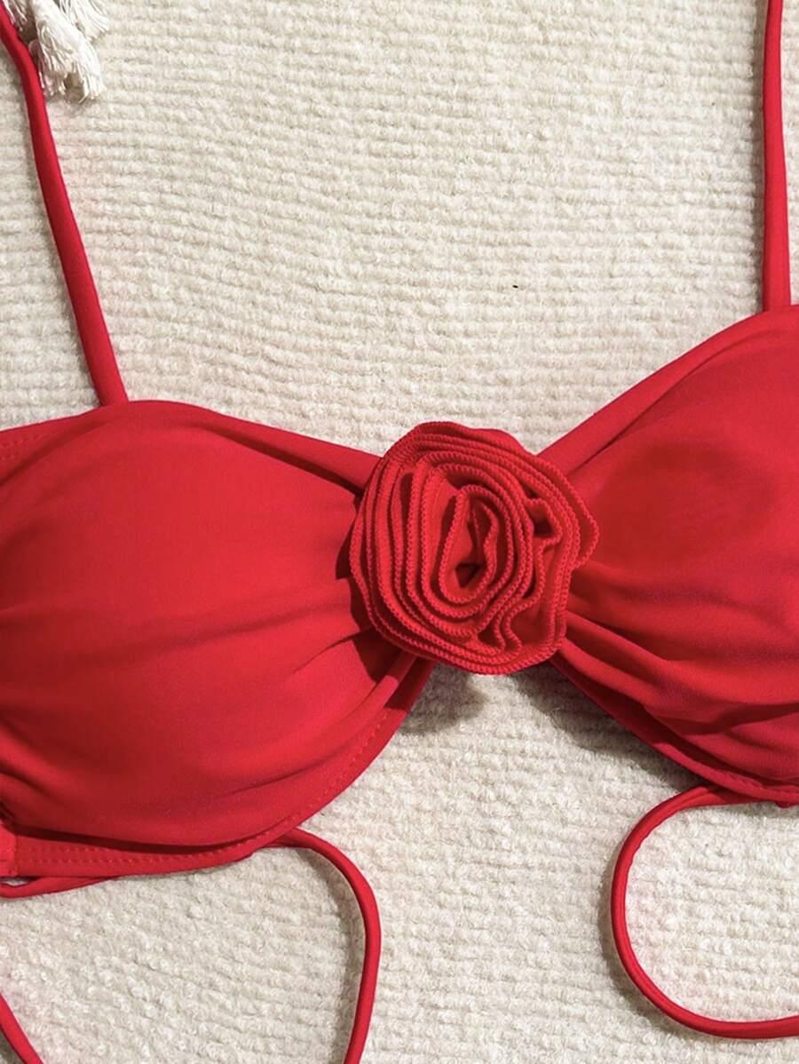 czerwona góra od bikini