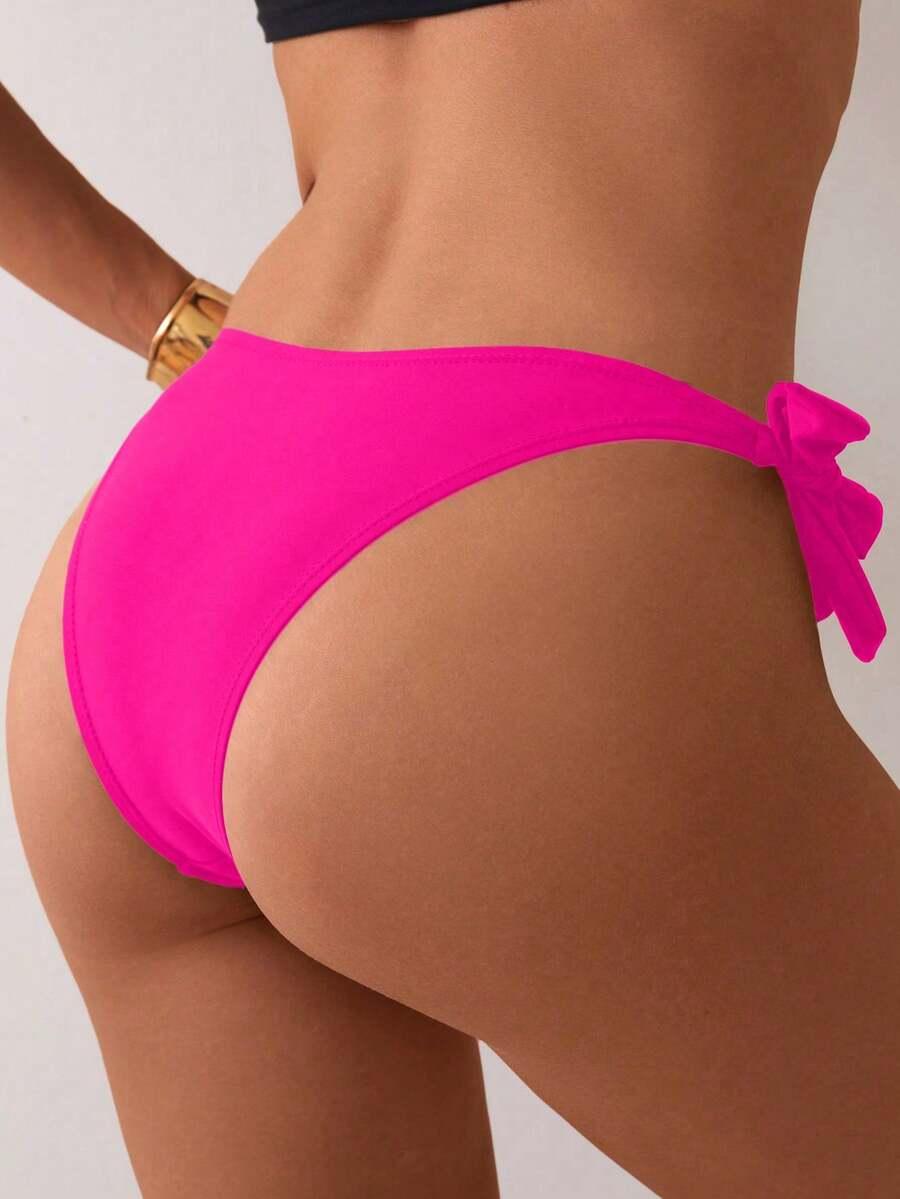 różowy dół od bikini