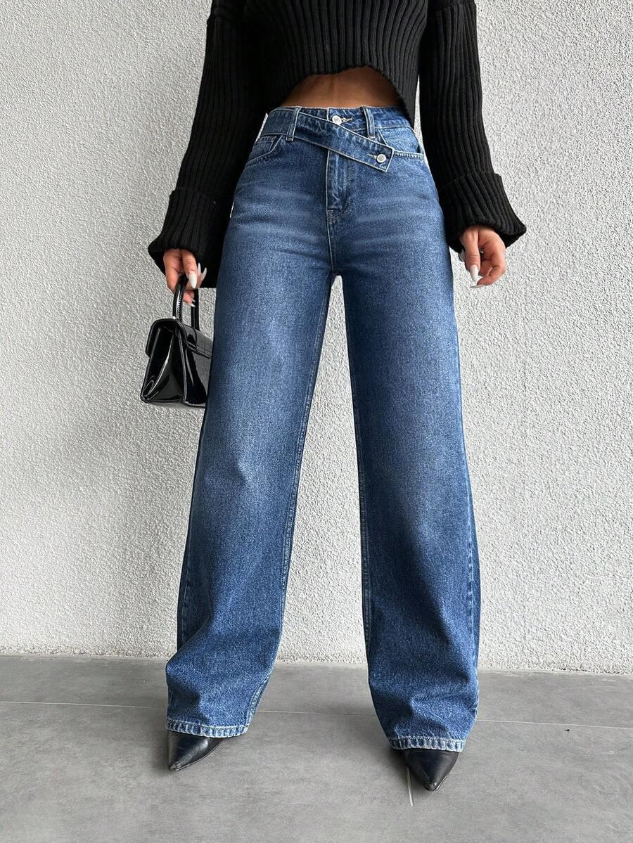 niebieskie spodnie jeans