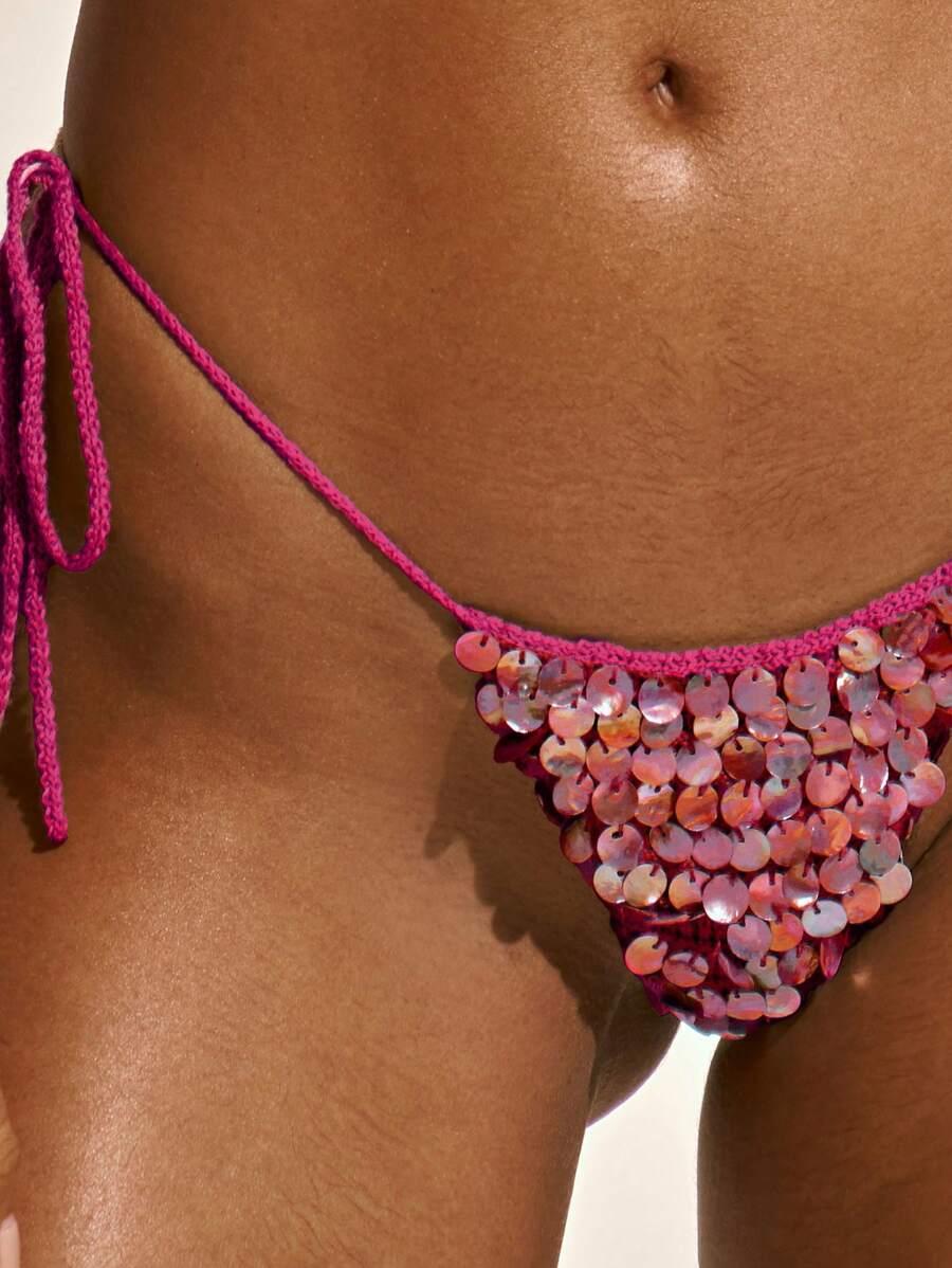 różowy dół od bikini