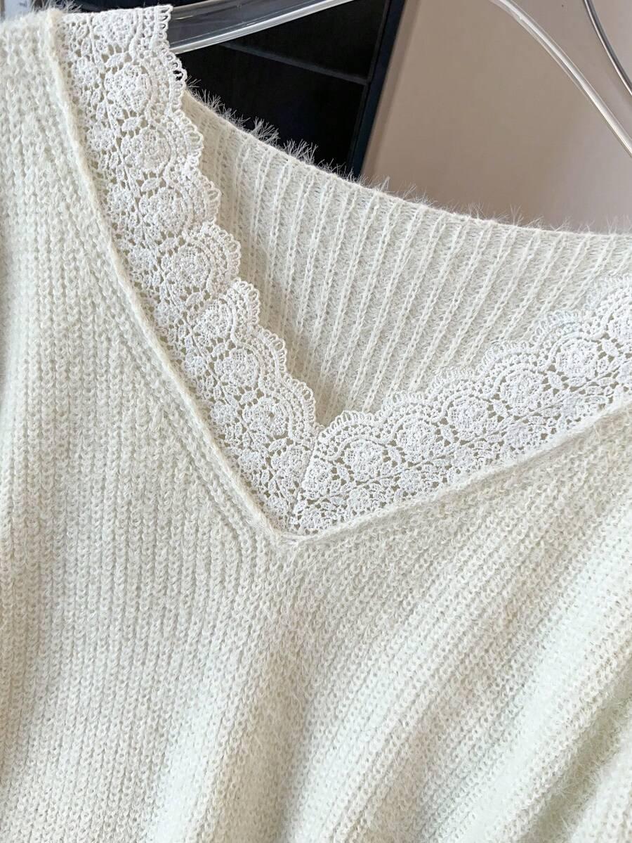 KREMOWY DZIANINOWY SWETER 