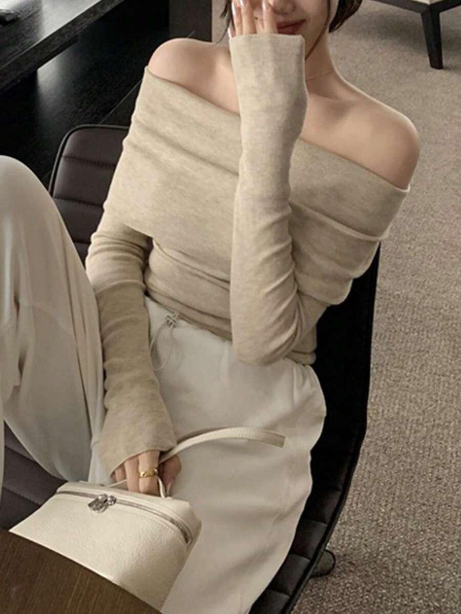 BEŻOWY SWETER ODKRYTE RAMIONA