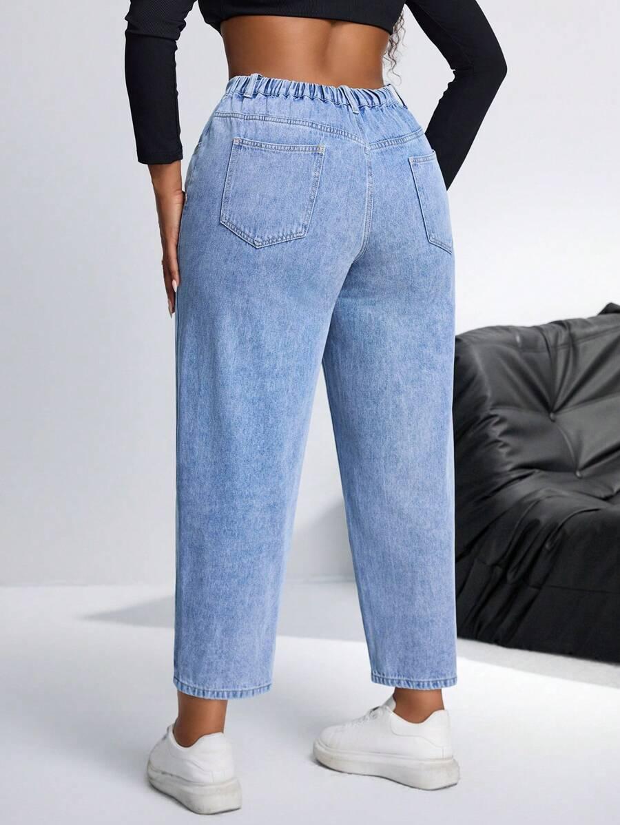 niebieskie spodnie jeans 