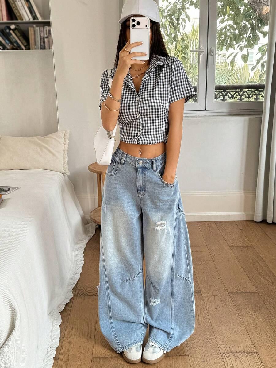 niebieskie spodnie jeans