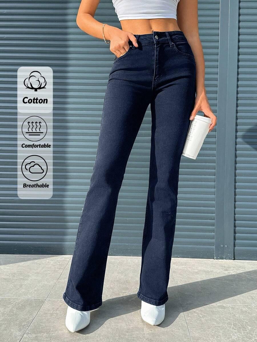 niebieskie spodnie jeans