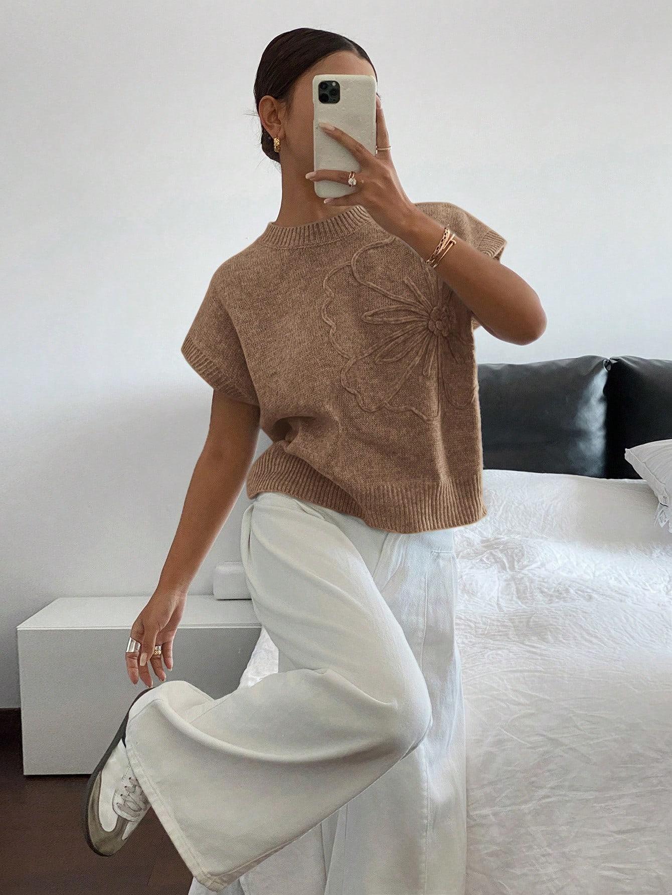 brązowy sweter wzór