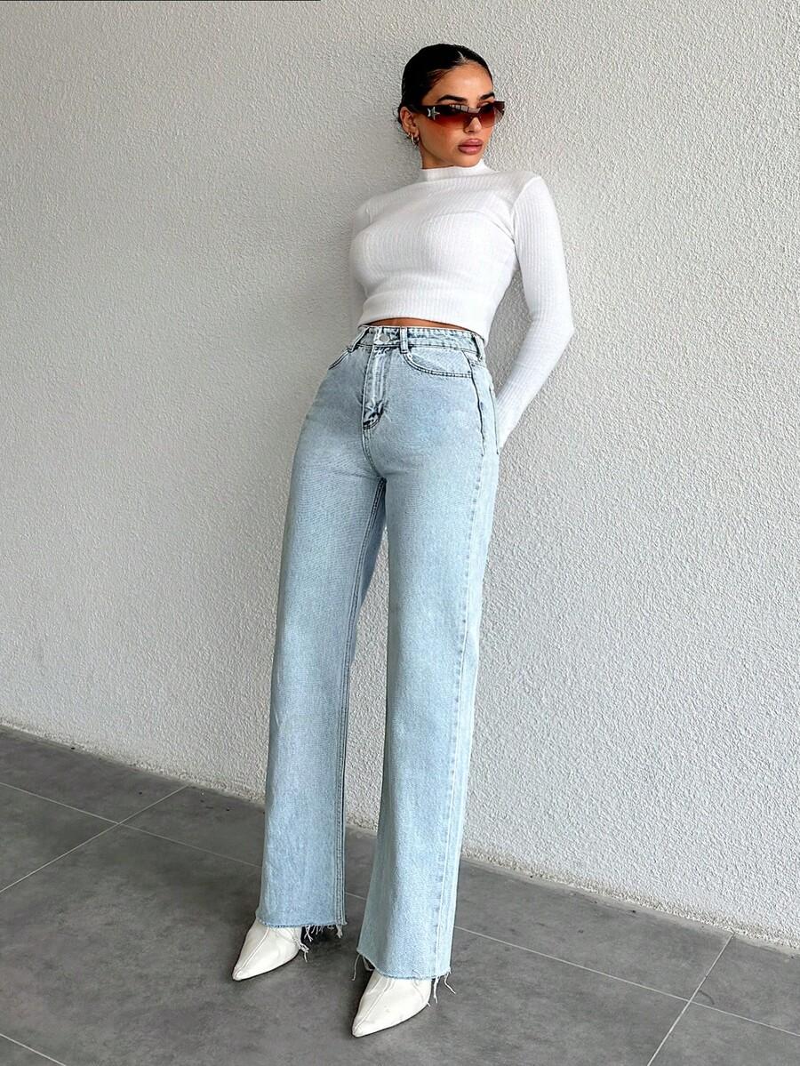 niebieskie spodnie jeans 