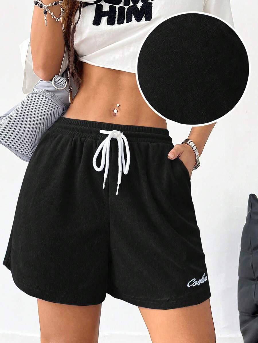 czarne spodenki casual 