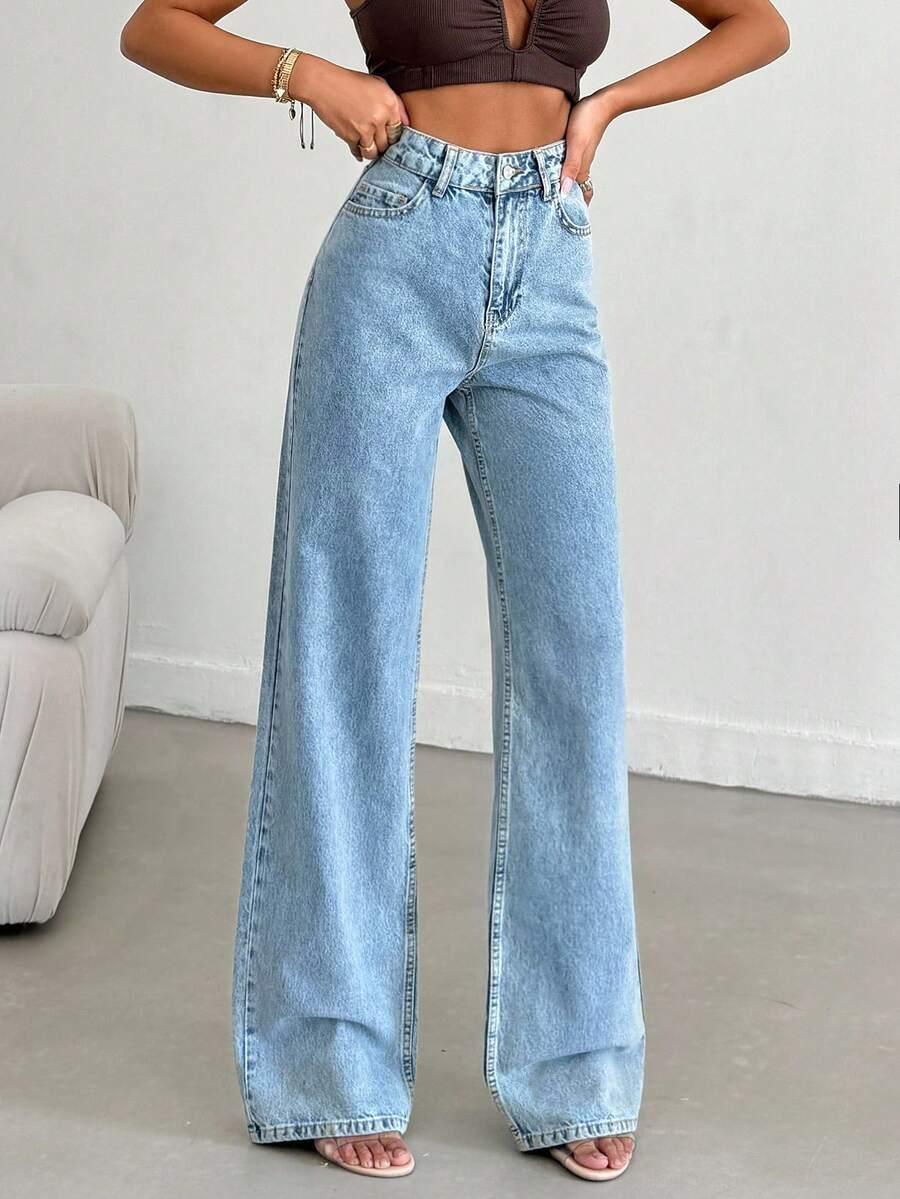 niebieskie spodnie jeans 