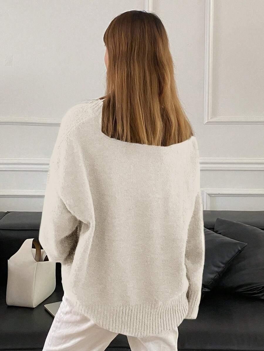 BEŻOWY SWETER V-NECK 