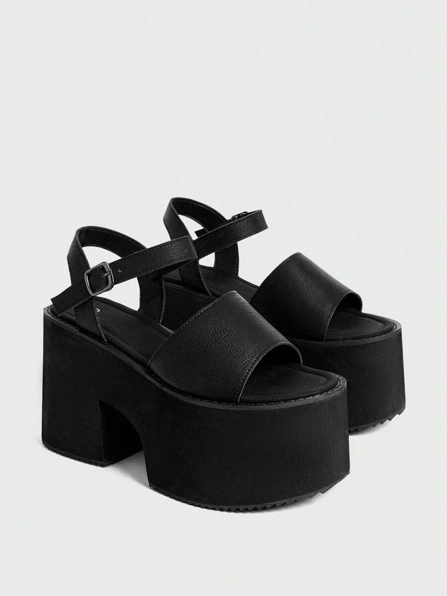 czarne sandały platforma