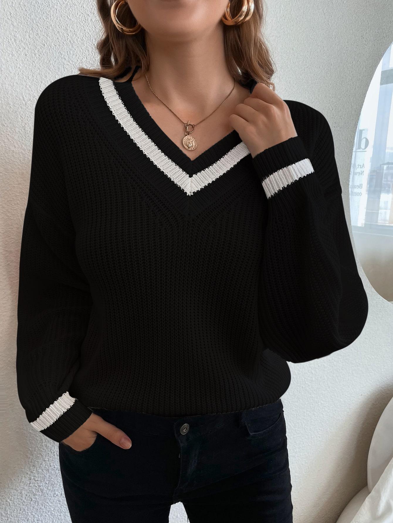 CZARNY SWETER V-NECK