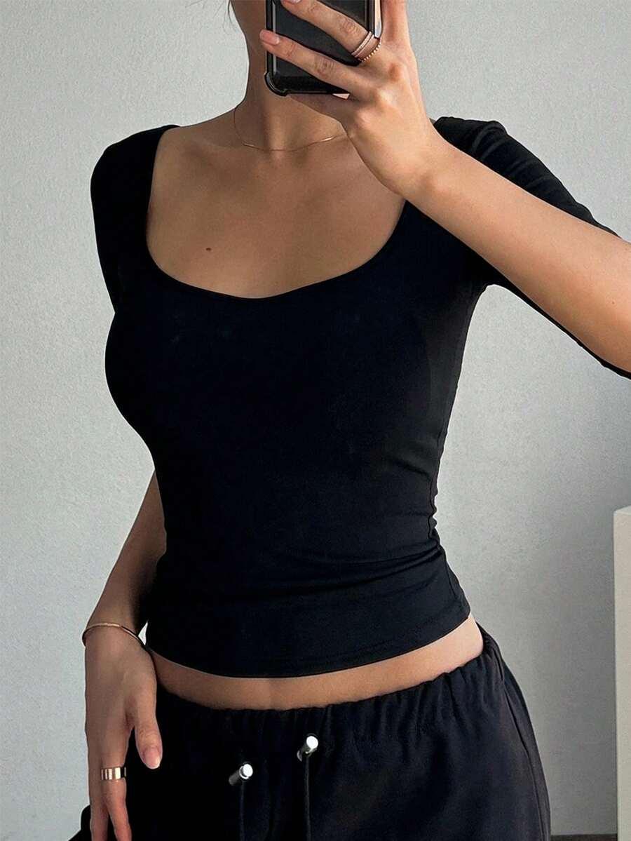 czarny top odkryte plecy