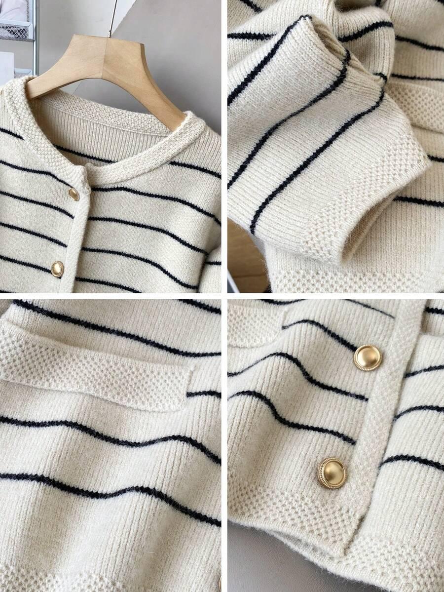 sweter w paski guziki