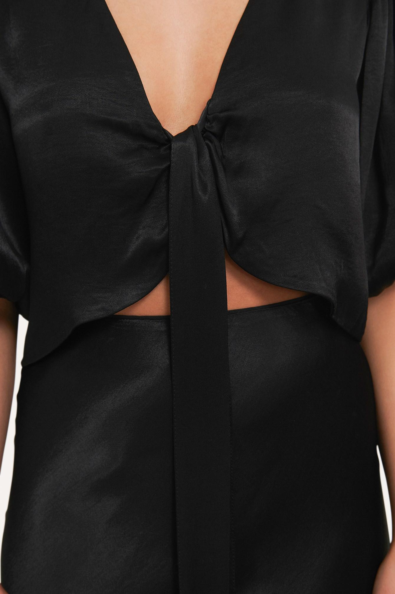 SATYNOWY TOP V-NECK WIĄZANIE