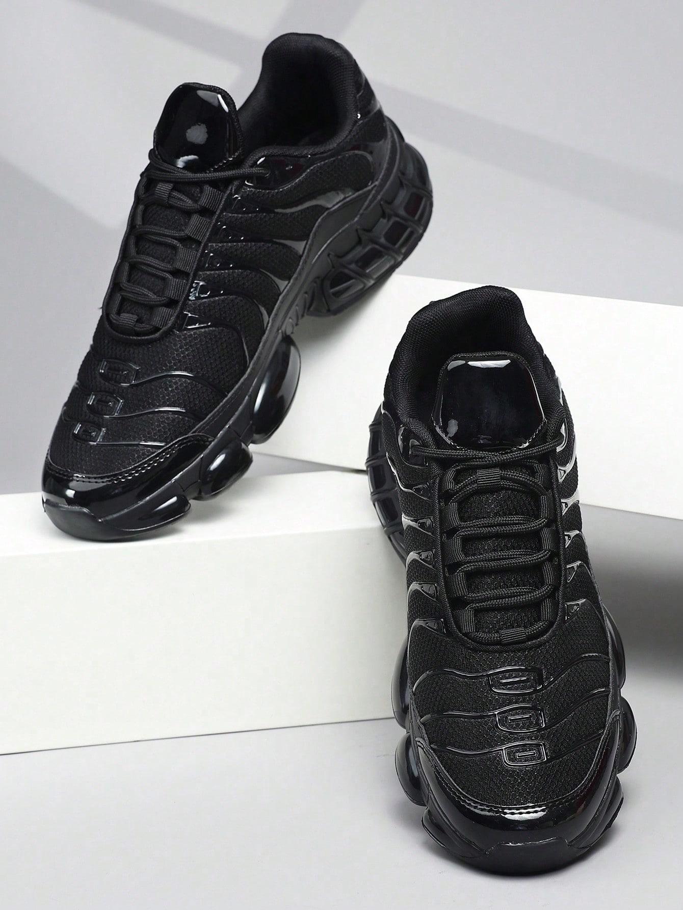 czarne buty sportowe