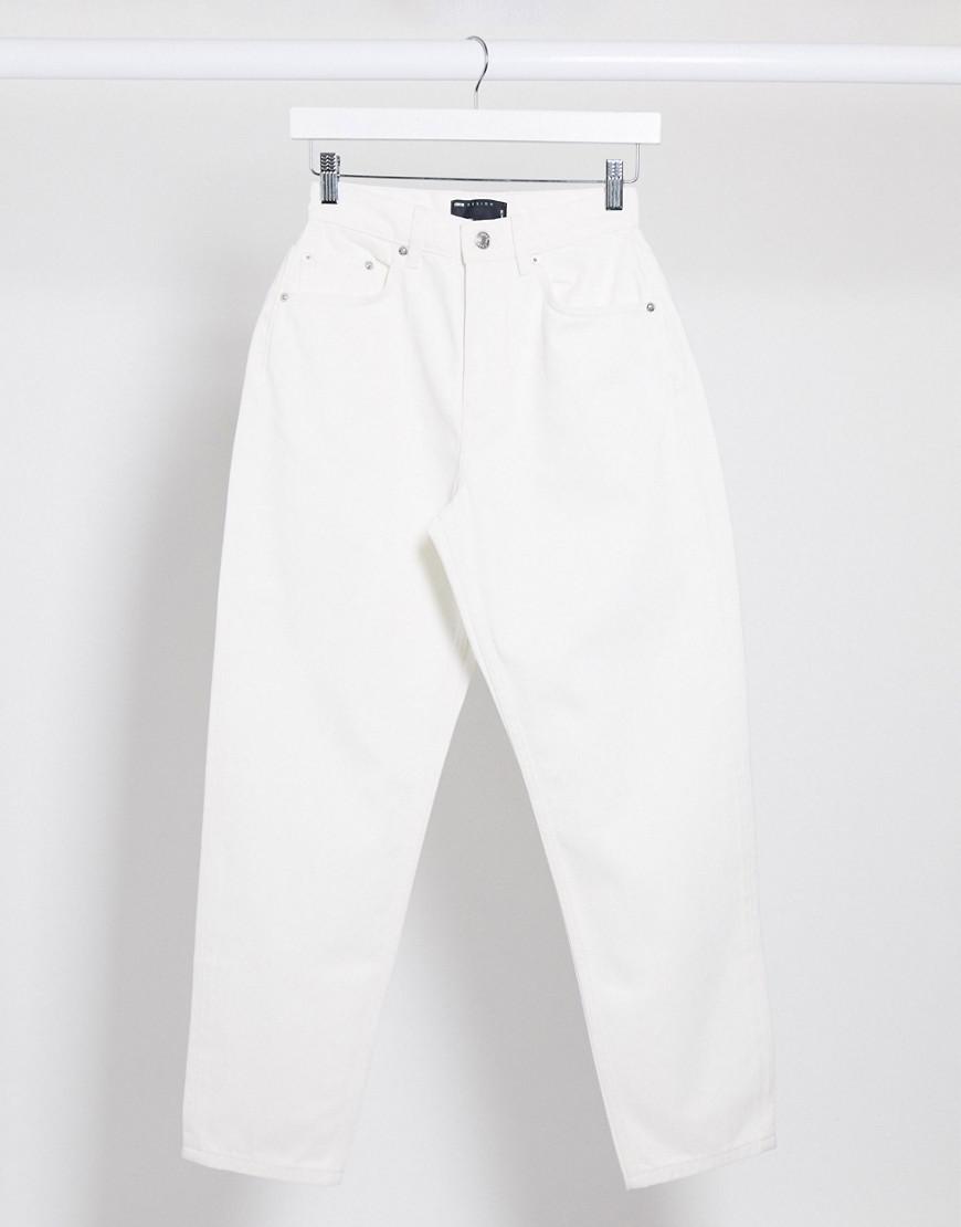 białe spodnie jeans