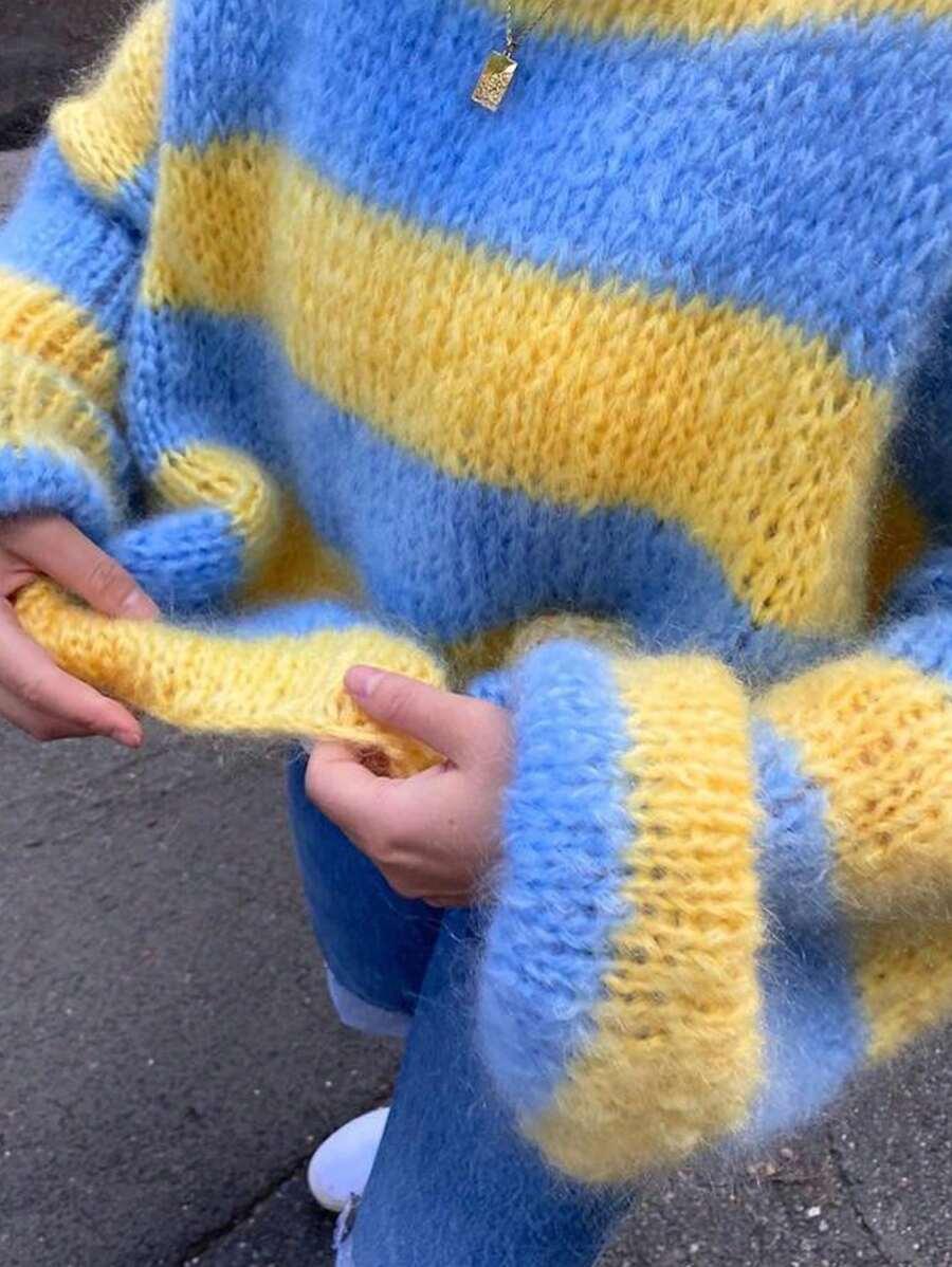 SWETER W PASKI