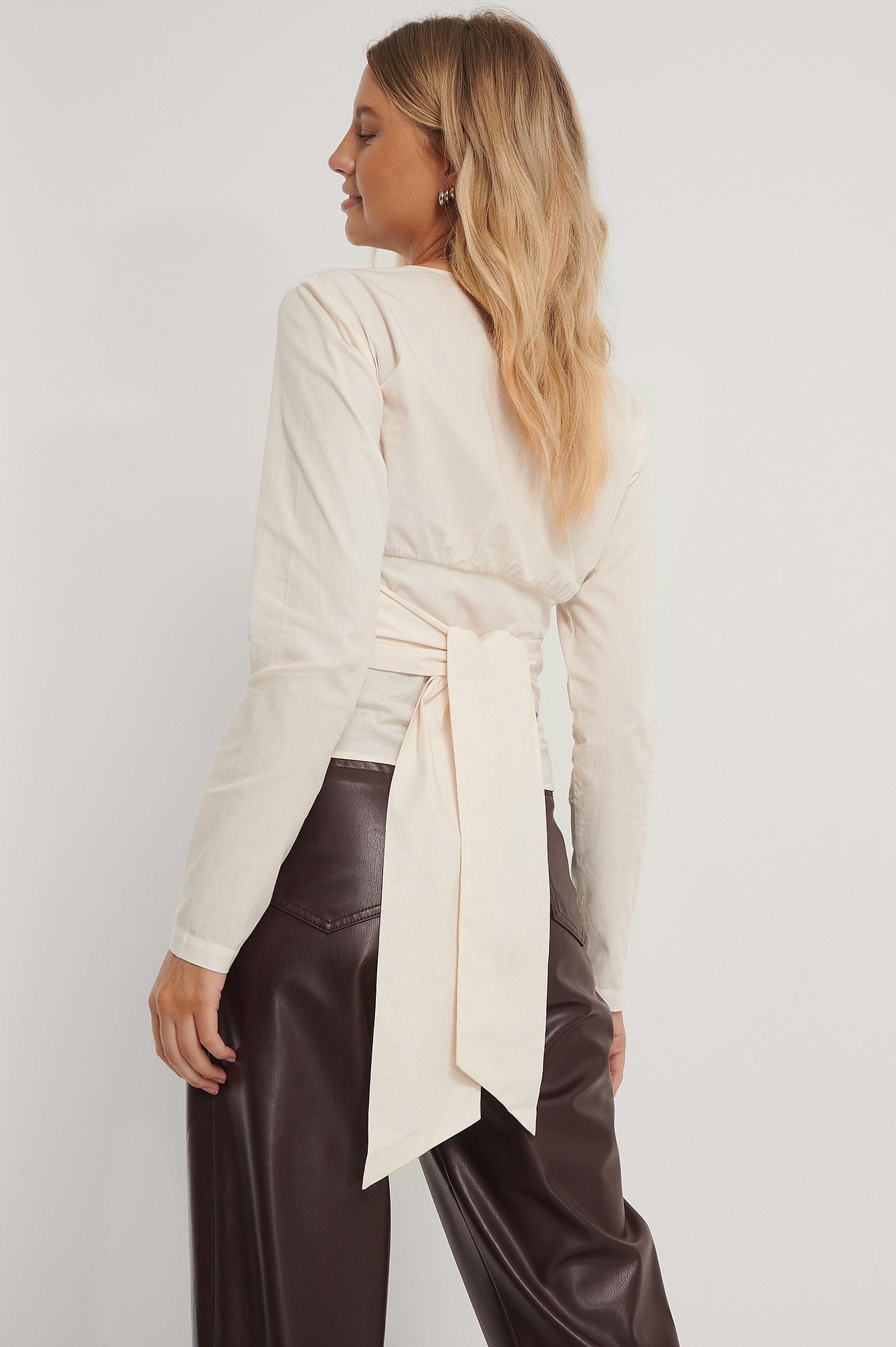 KREMOWA BLUZKA V-NECK