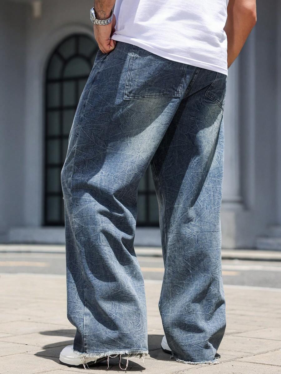 niebieskie spodnie jeans