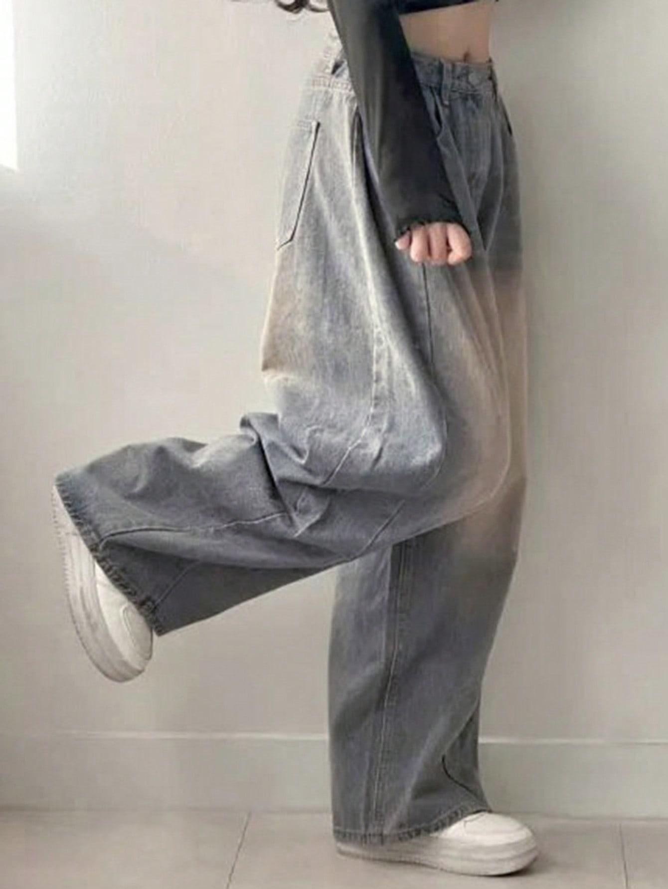 niebieskie spodnie jeans