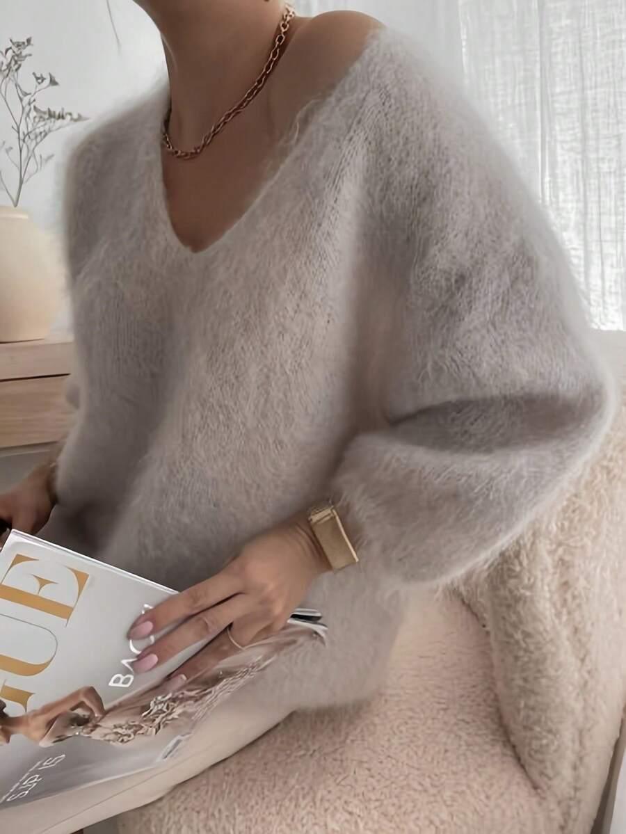 BEŻOWY SWETER V-NECK 