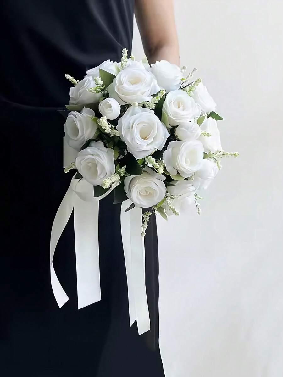 bukiet białych sztucznych kwiatów 