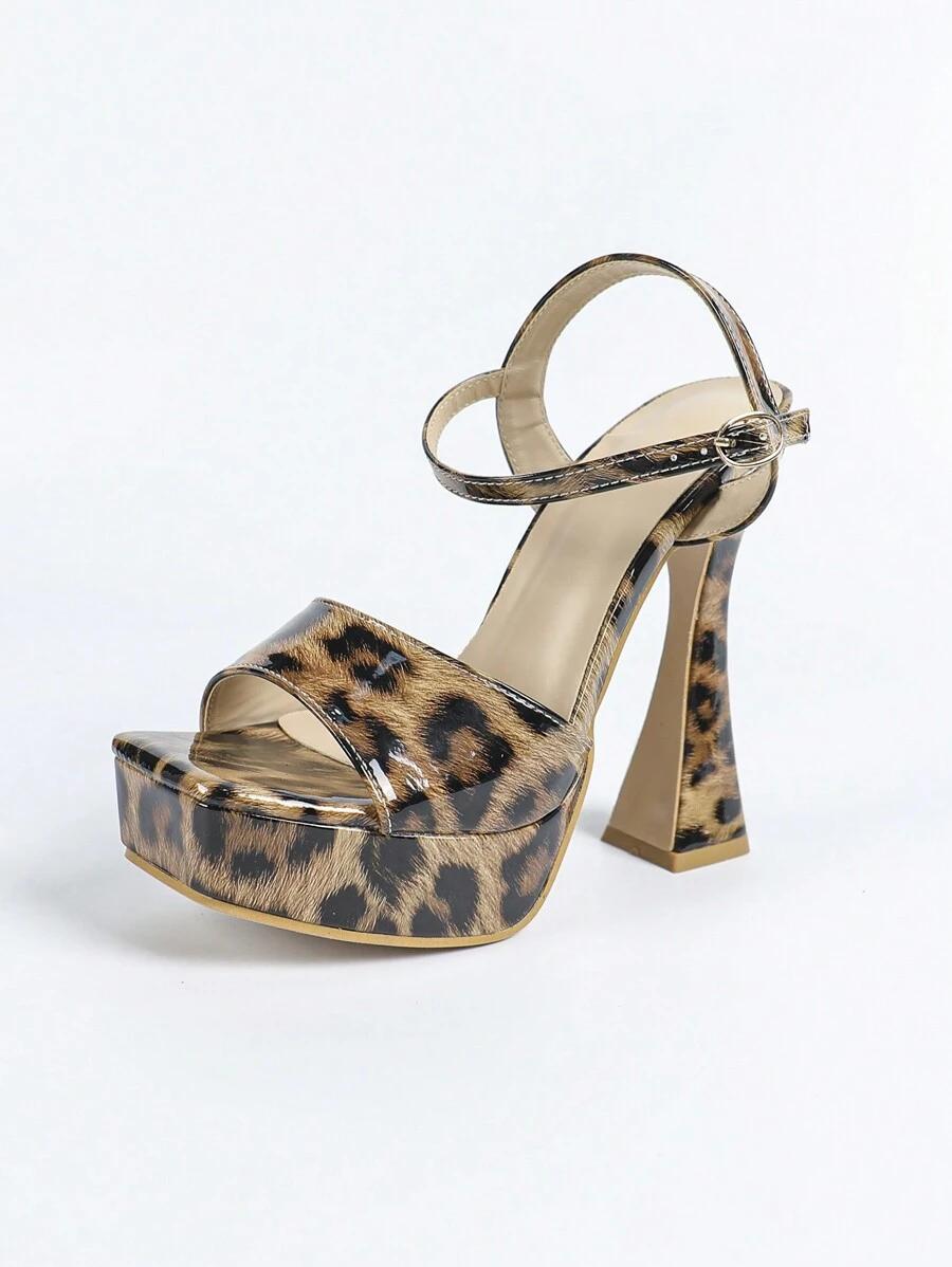 sandały animal print