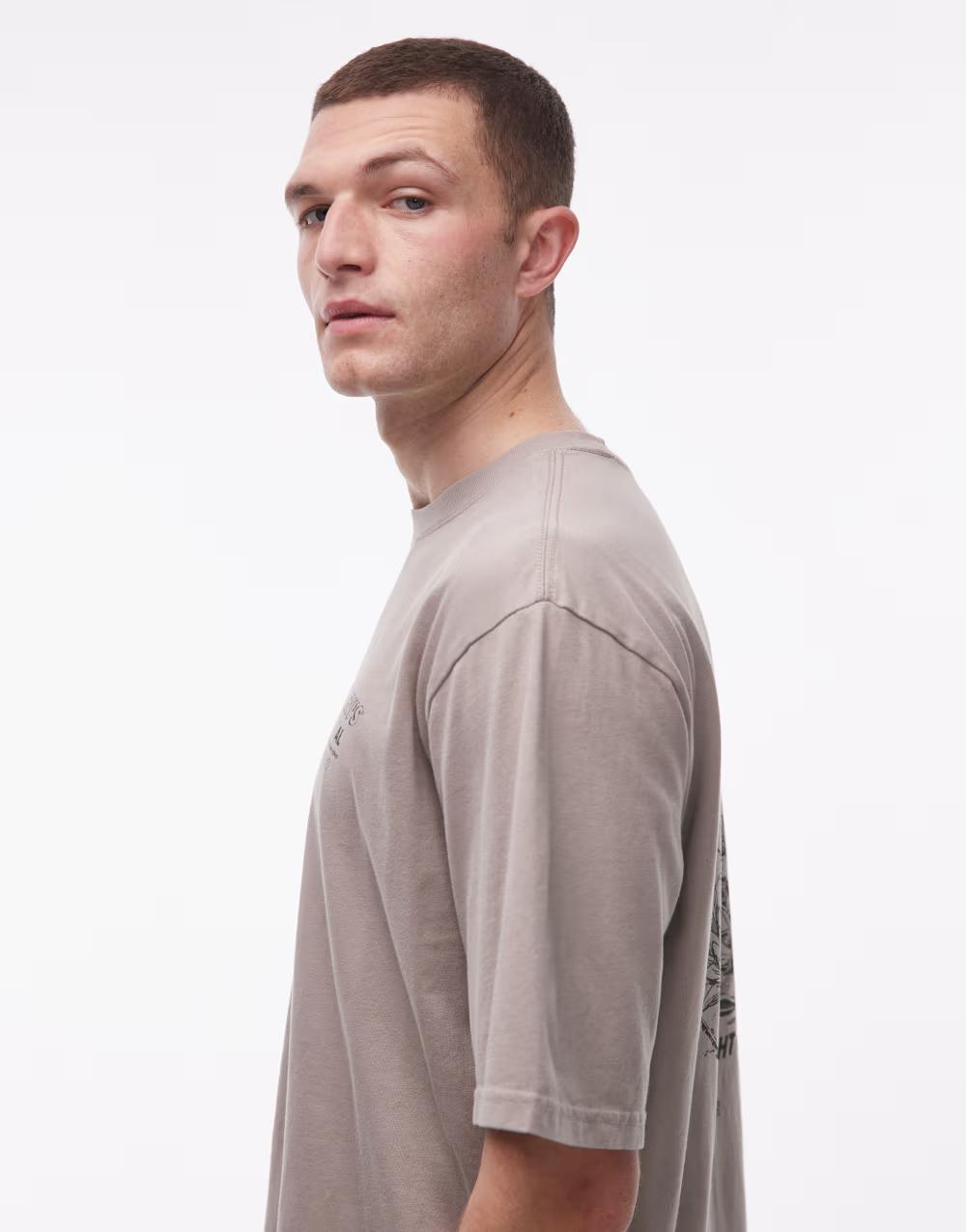 beżowy t-shirt okrągły dekolt nadruk