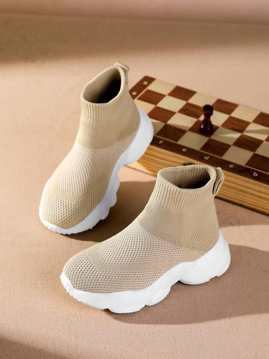 beżowe buty sportowe 