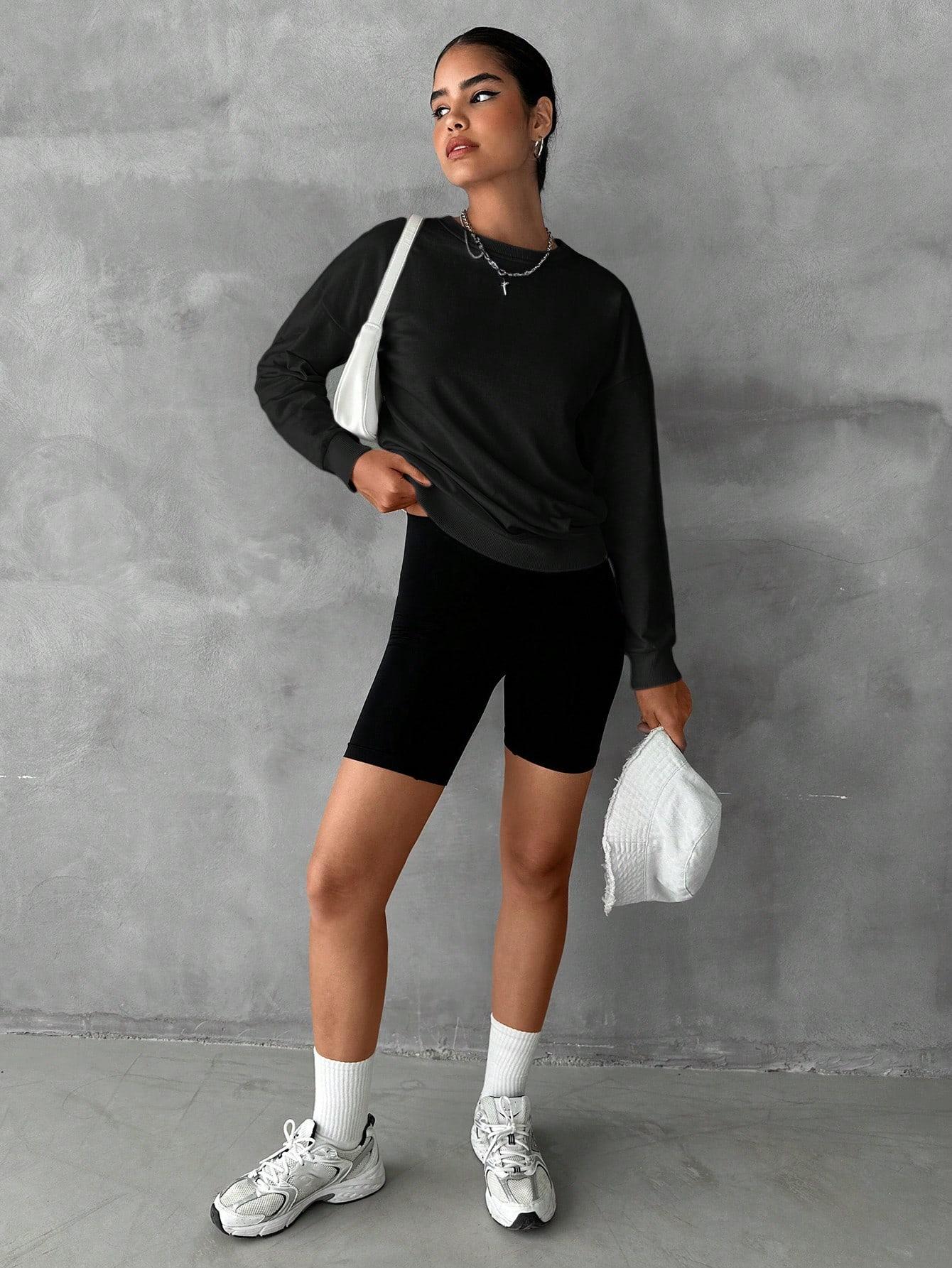 czarna bluza basic