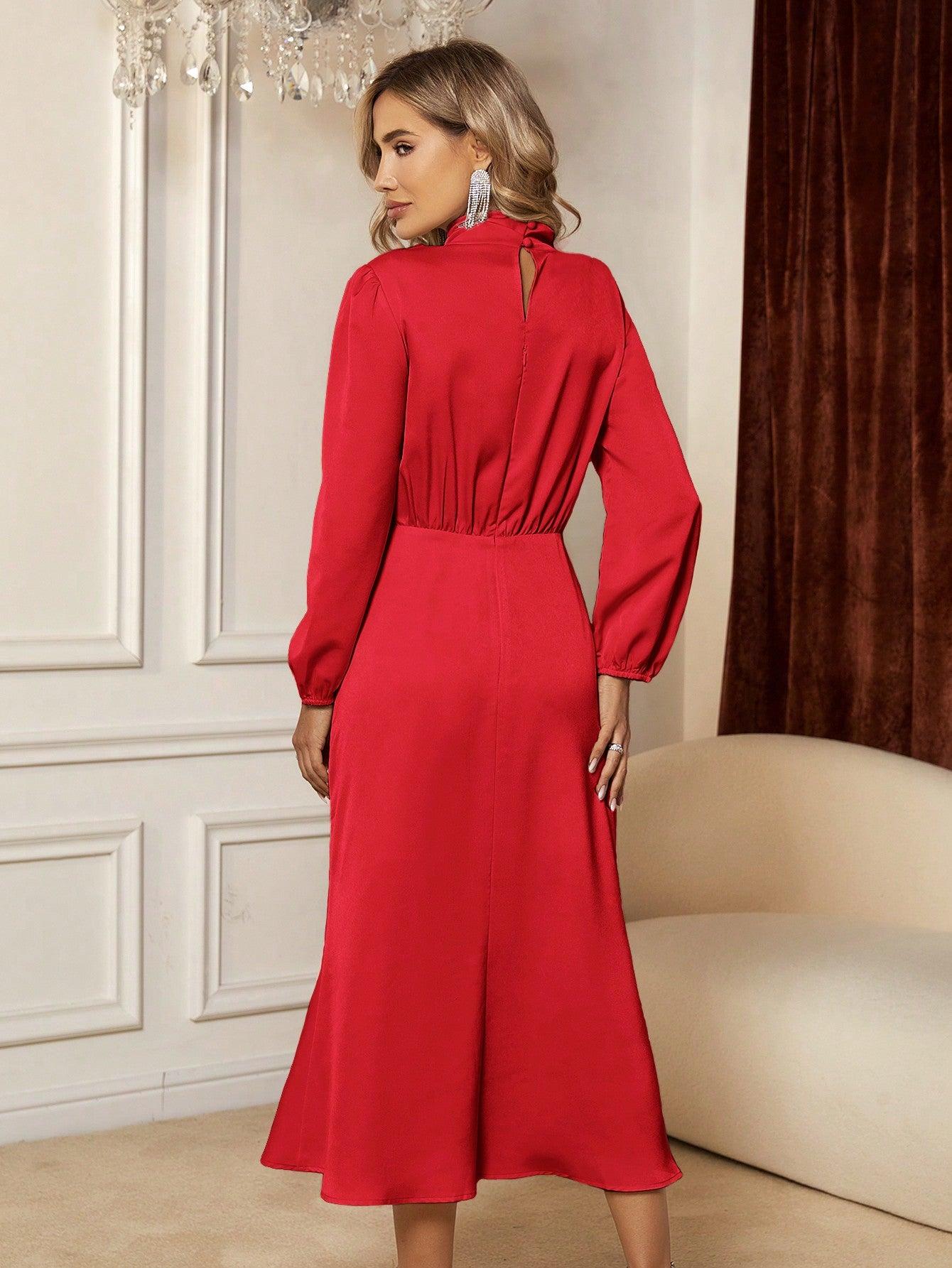 czerwona elegancka sukienka z długim rękawem