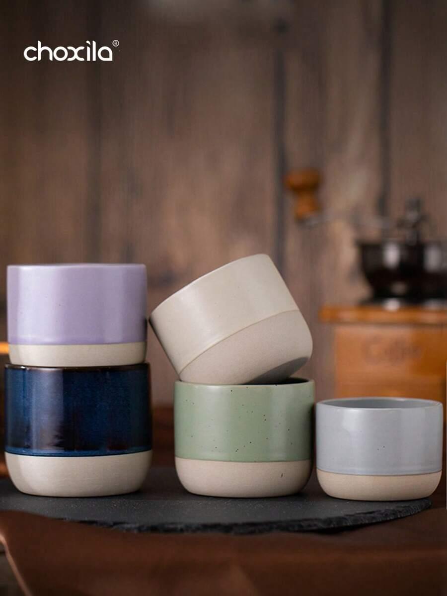 beżowa ceramiczna filżanka