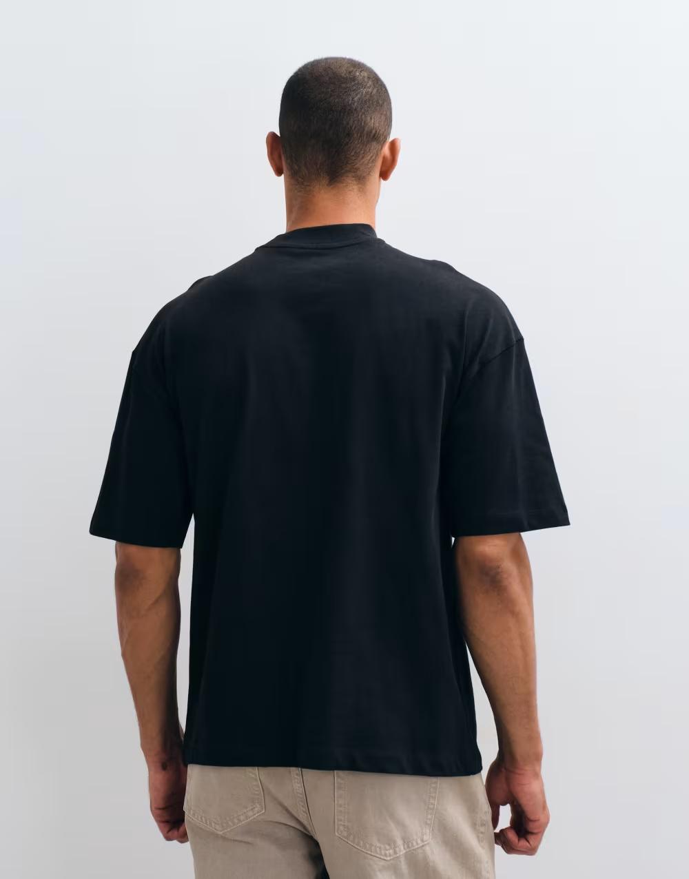 CZARNY T-SHIRT PRĄŻKI