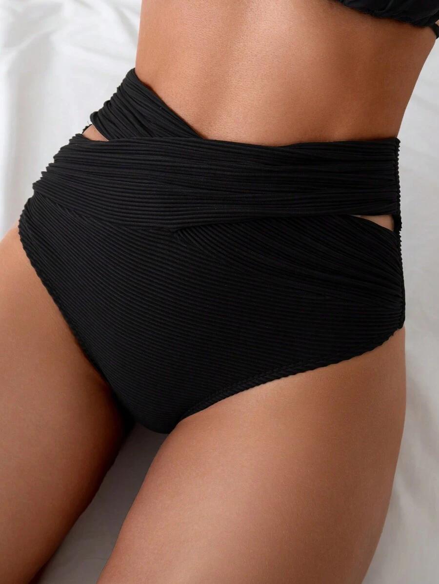 DÓŁ OD BIKINI