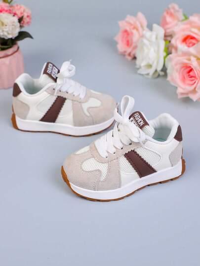 sznurowane buty sportowe 