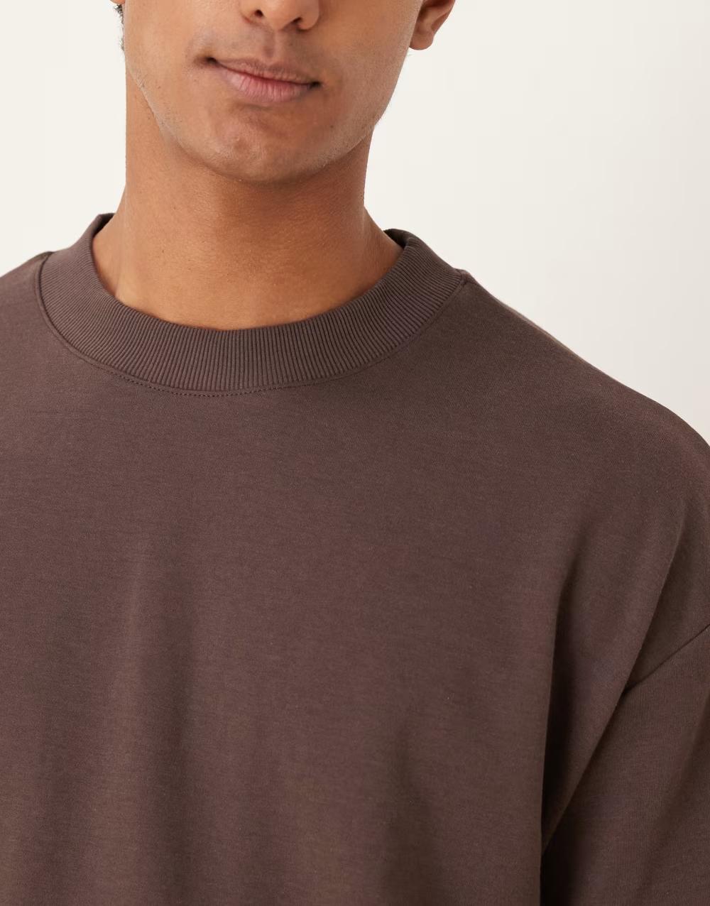 BRĄZOWY T-SHIRT okrągły dekolt