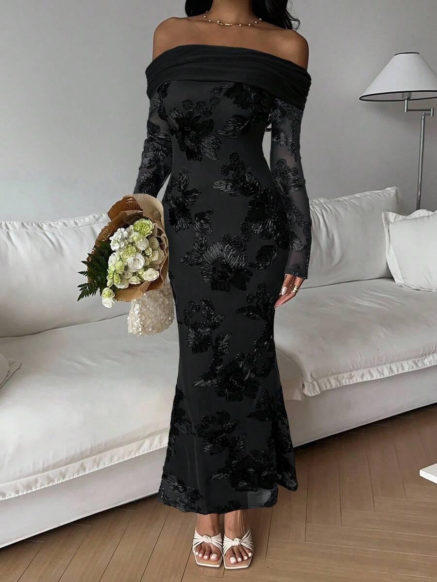 CZARNA SUKIENKA HAFT