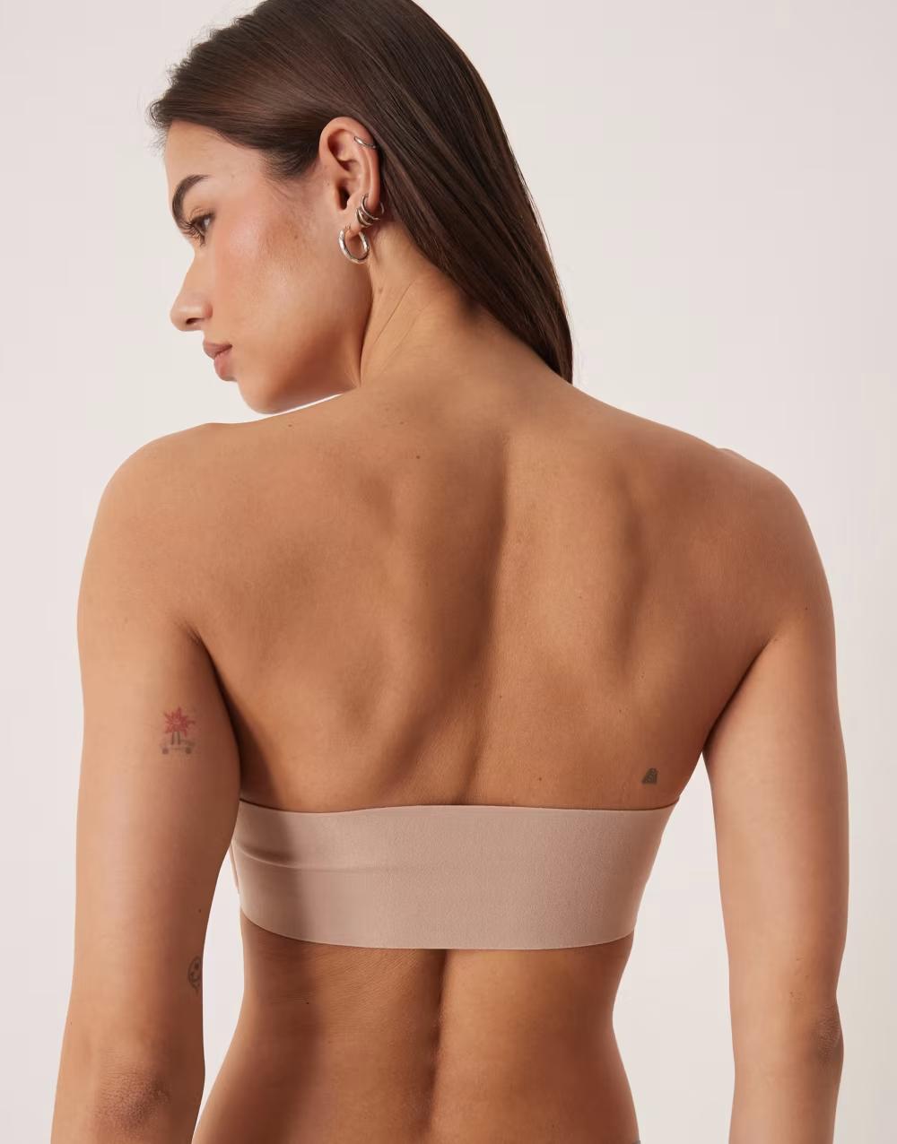 beżowy biustonosz bandeau