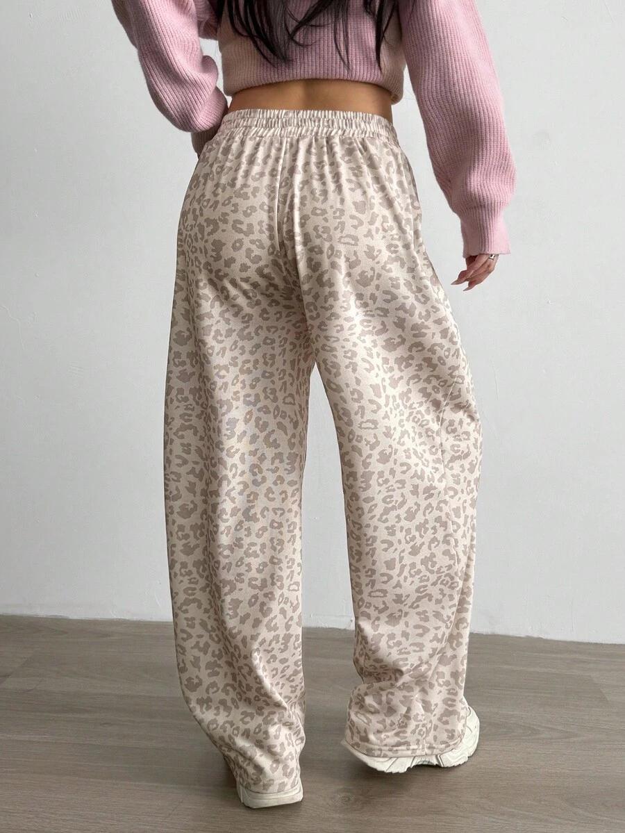 BEŻOWE SPODNIE DRESOWE ANIMAL PRINT