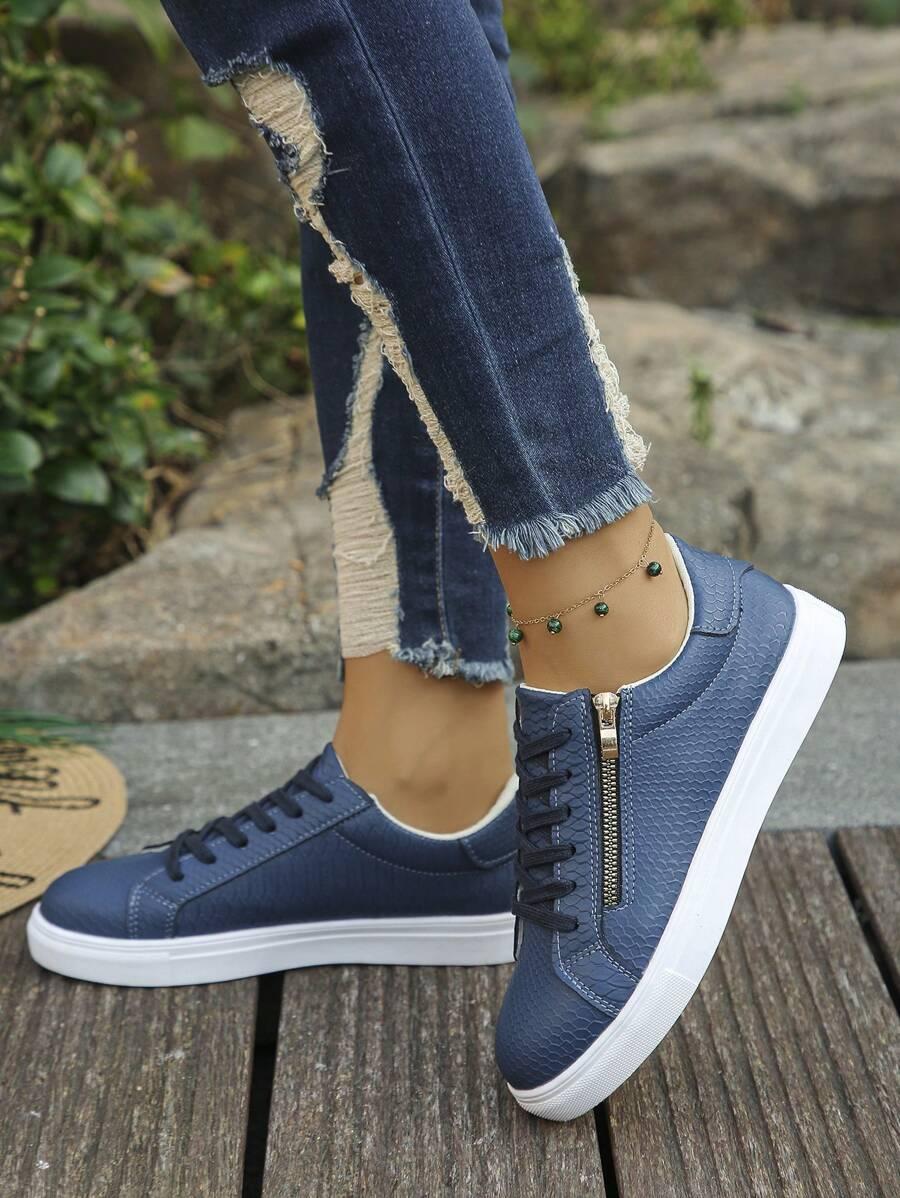 niebieskie wsuwane buty 