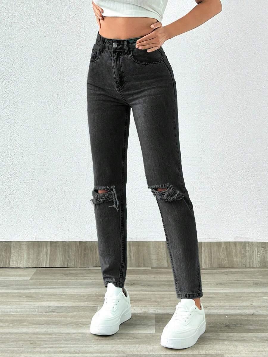 czarne spodnie mom jeans