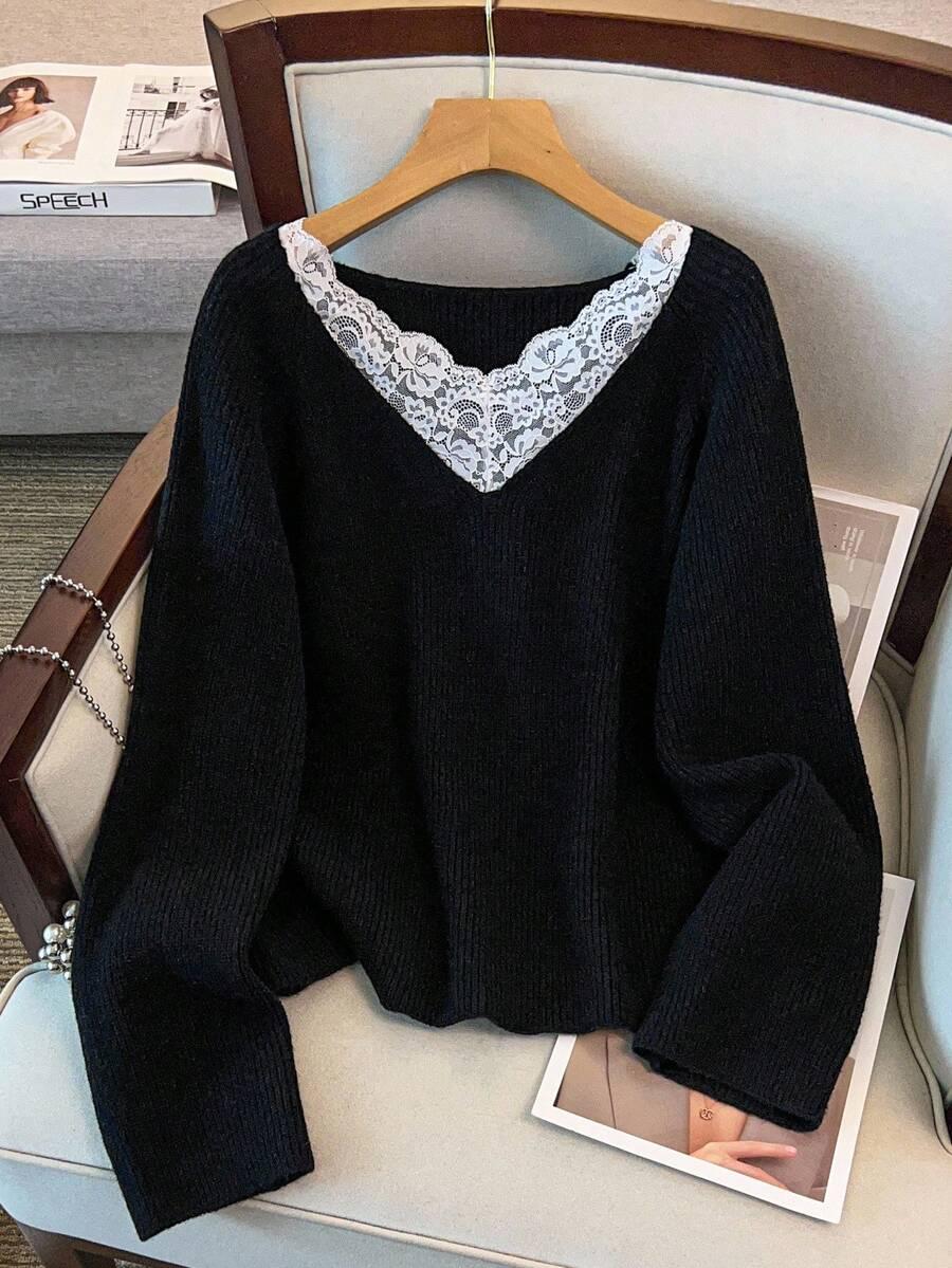 czarny sweter koronka 