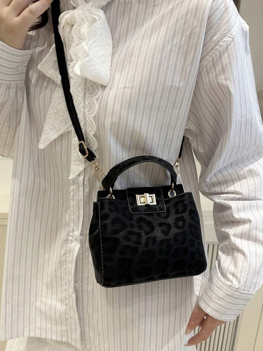 czarna torebka animal print