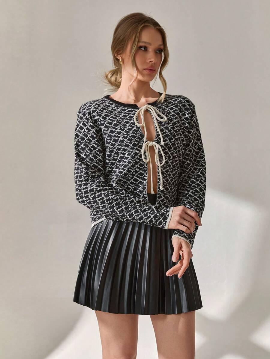 SWETER WIĄZANY Z WZOREM