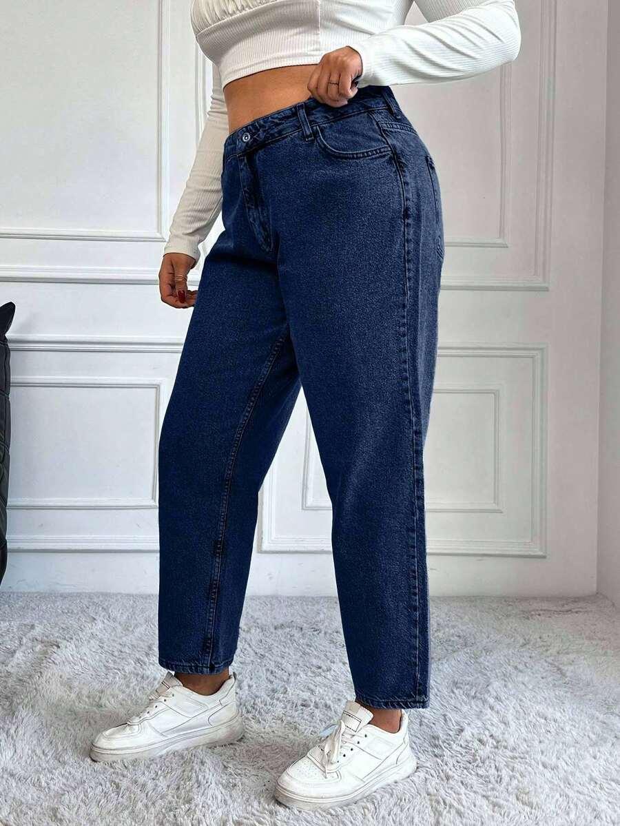 granatowe spodnie jeans