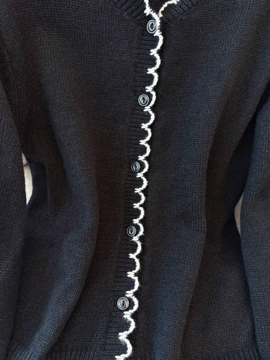 CZARNY SWETER GUZIKI